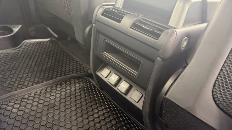 Land Rover Defender 3.0 D250 X-Dynamic HSE 90 3dr Auto Diesel Estate